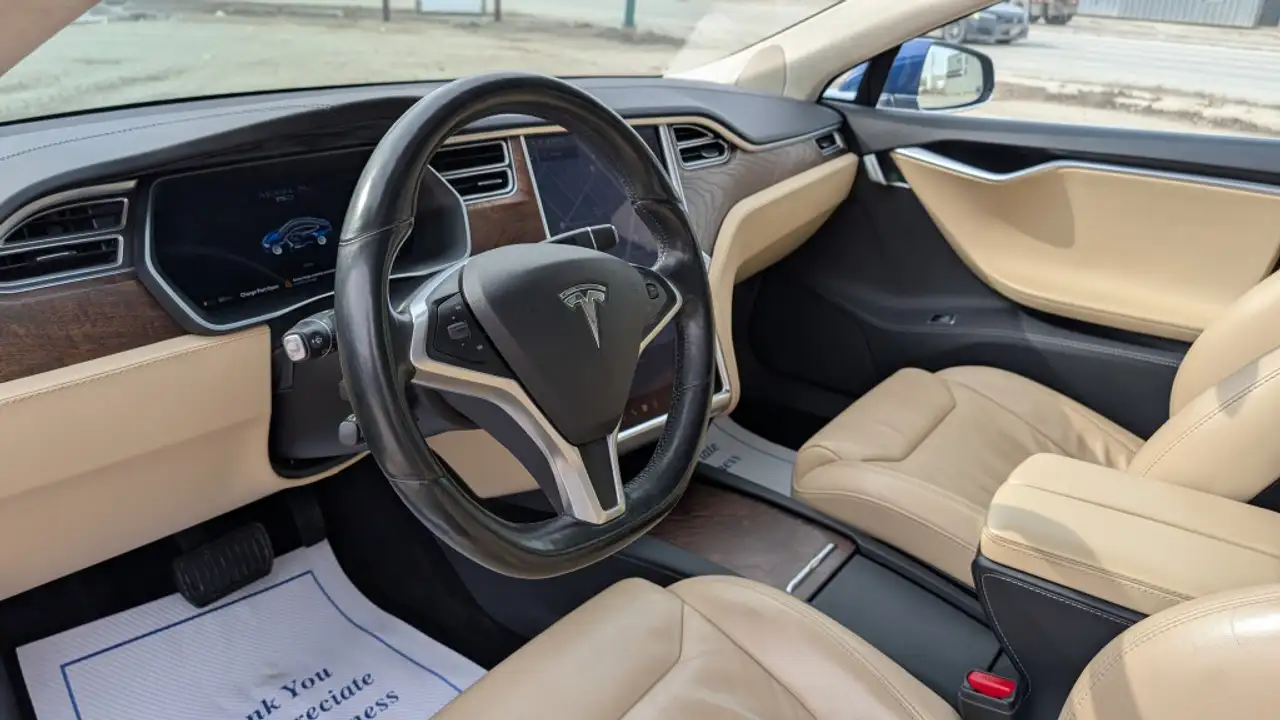 Tesla Model S снимка Tesla Model S