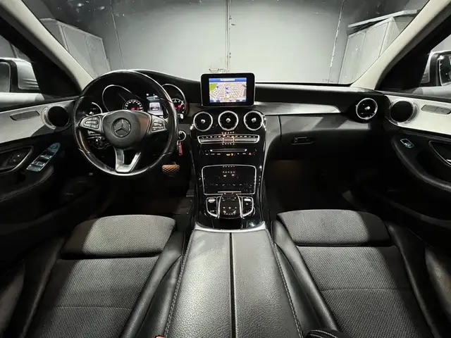 Mercedes-Benz C view 14