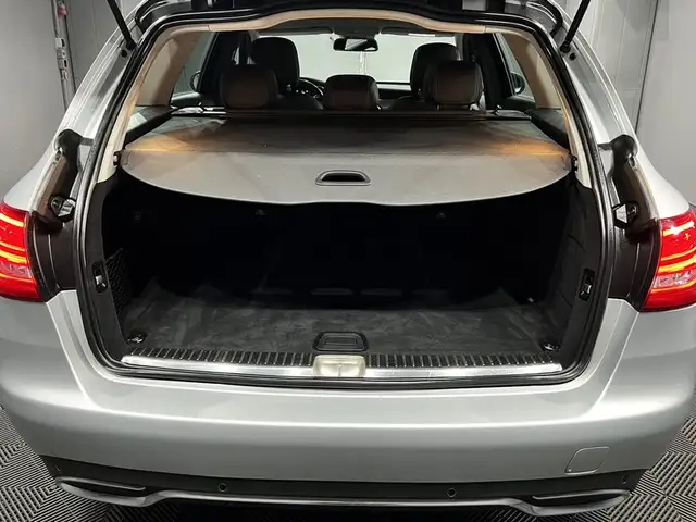 Mercedes-Benz C view 8