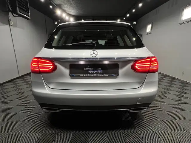 Mercedes-Benz C view 7
