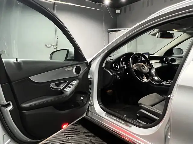 Mercedes-Benz C view 10