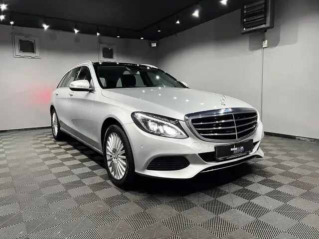 Mercedes-Benz C view 2