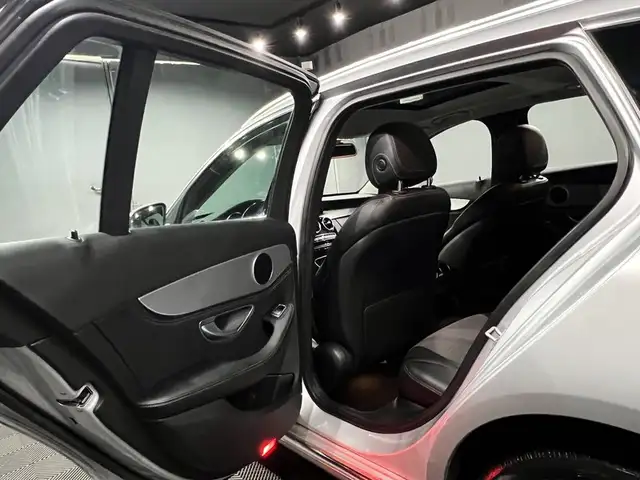 Mercedes-Benz C view 11