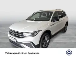 Volkswagen Tiguan Allspace 2.0 MOVE 4X4 PANO AHK CAM LM19
