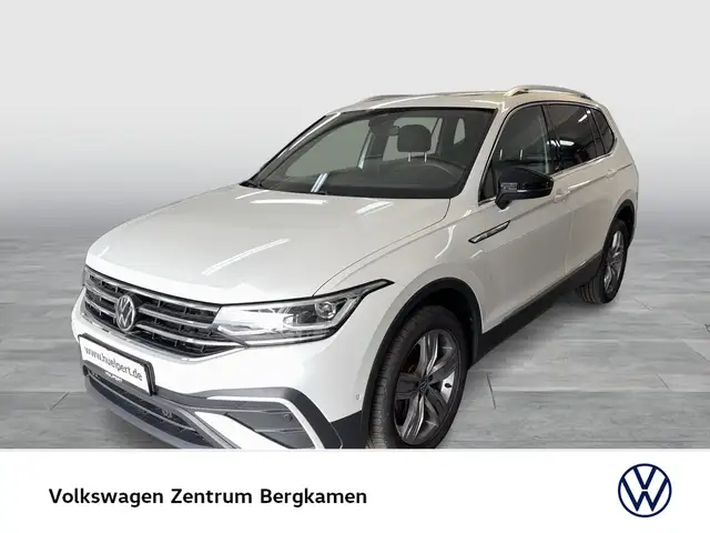 Volkswagen Tiguan Allspace 2.0 MOVE 4X4 PANO AHK CAM LM19