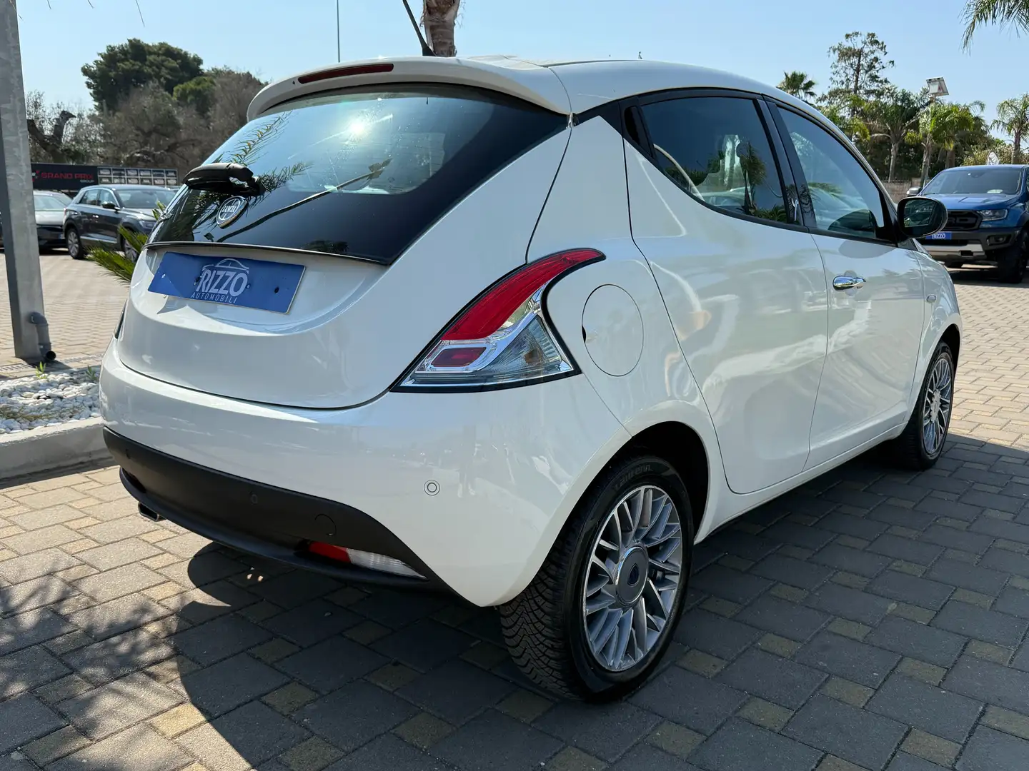 Lancia Ypsilon 1.2 69 CV GOLD Bianco - 2