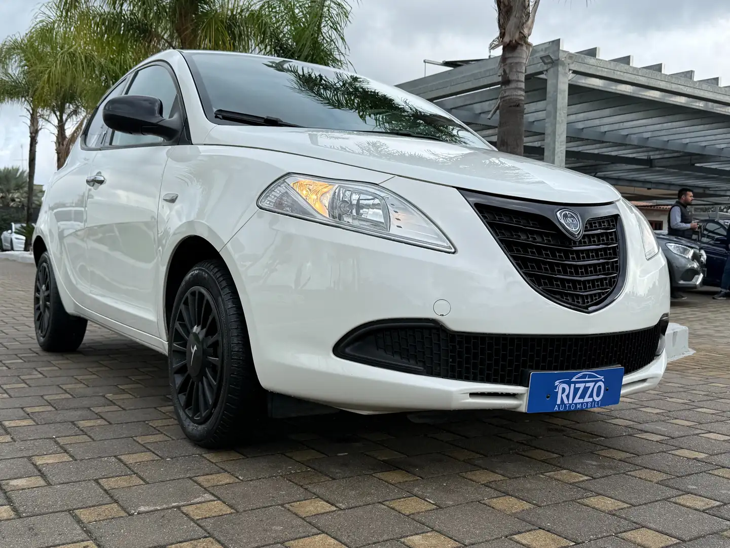 Lancia Ypsilon 1.2 69 CV ELEFANTINO 50000KM Bianco - 1