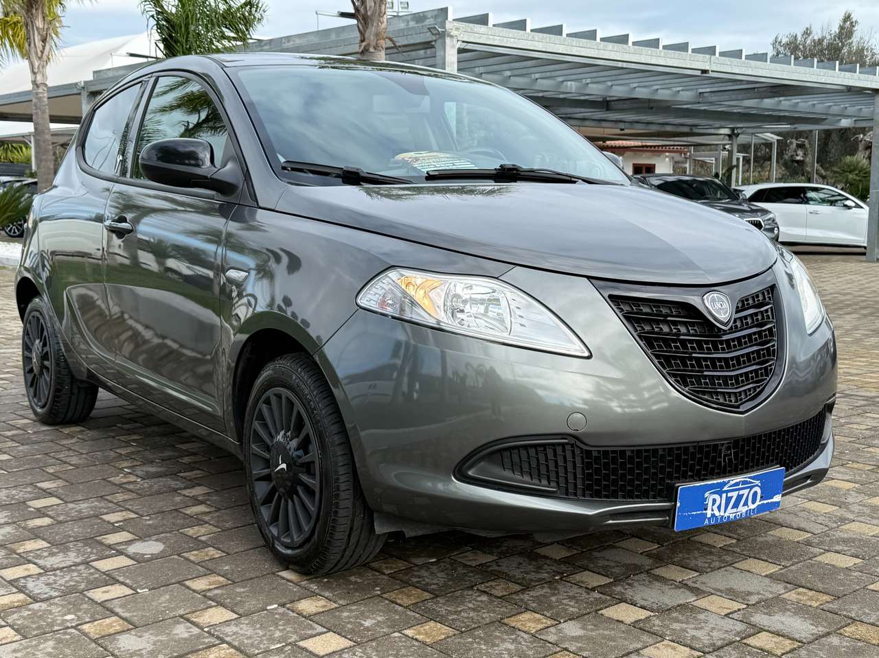 Lancia Ypsilon 1.2 69 CV ELEFANTINO NAVI