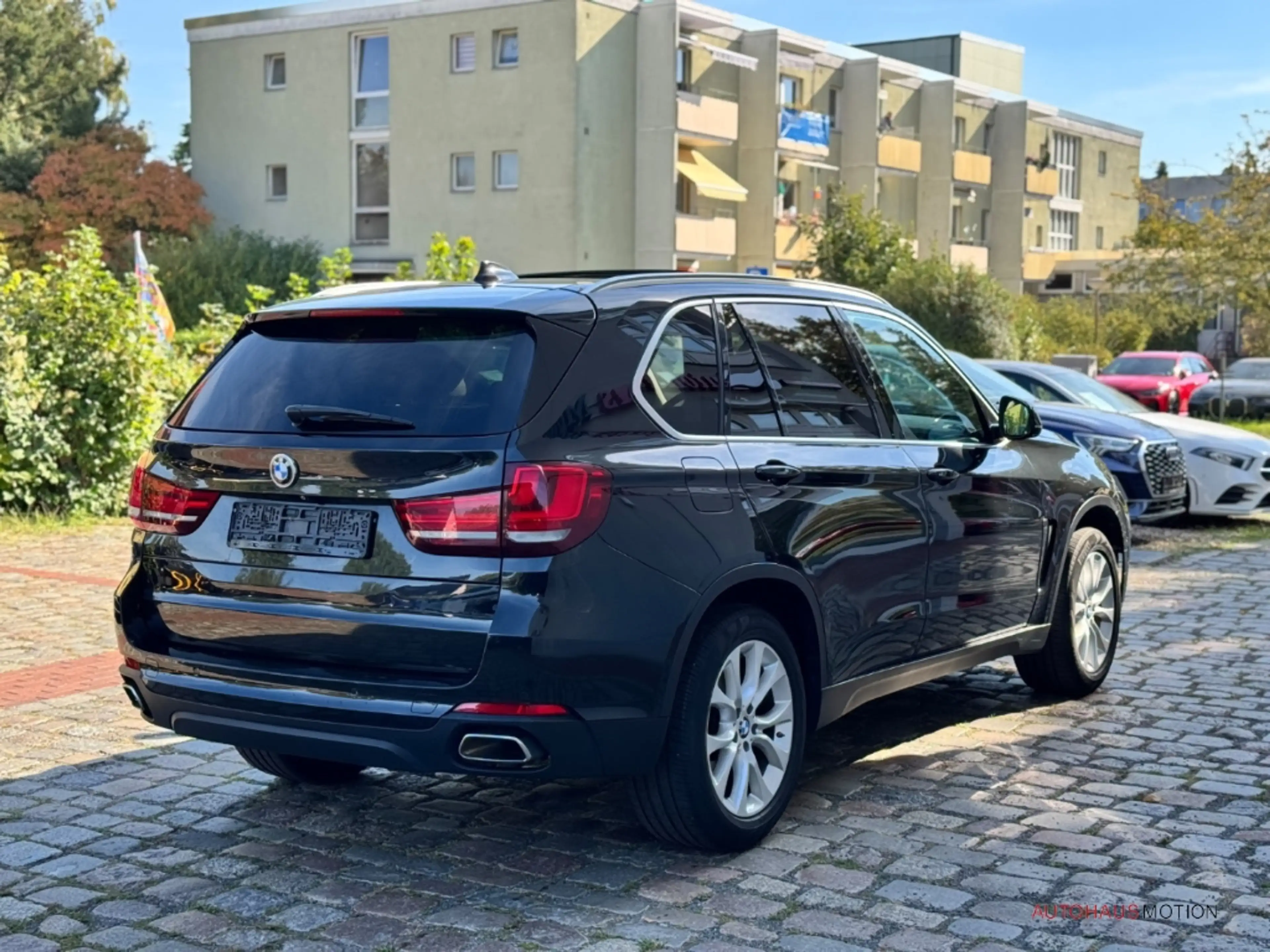 BMW X5 xDrive40d Pano Navi Leder LED Totwinkelassistent — photo 5