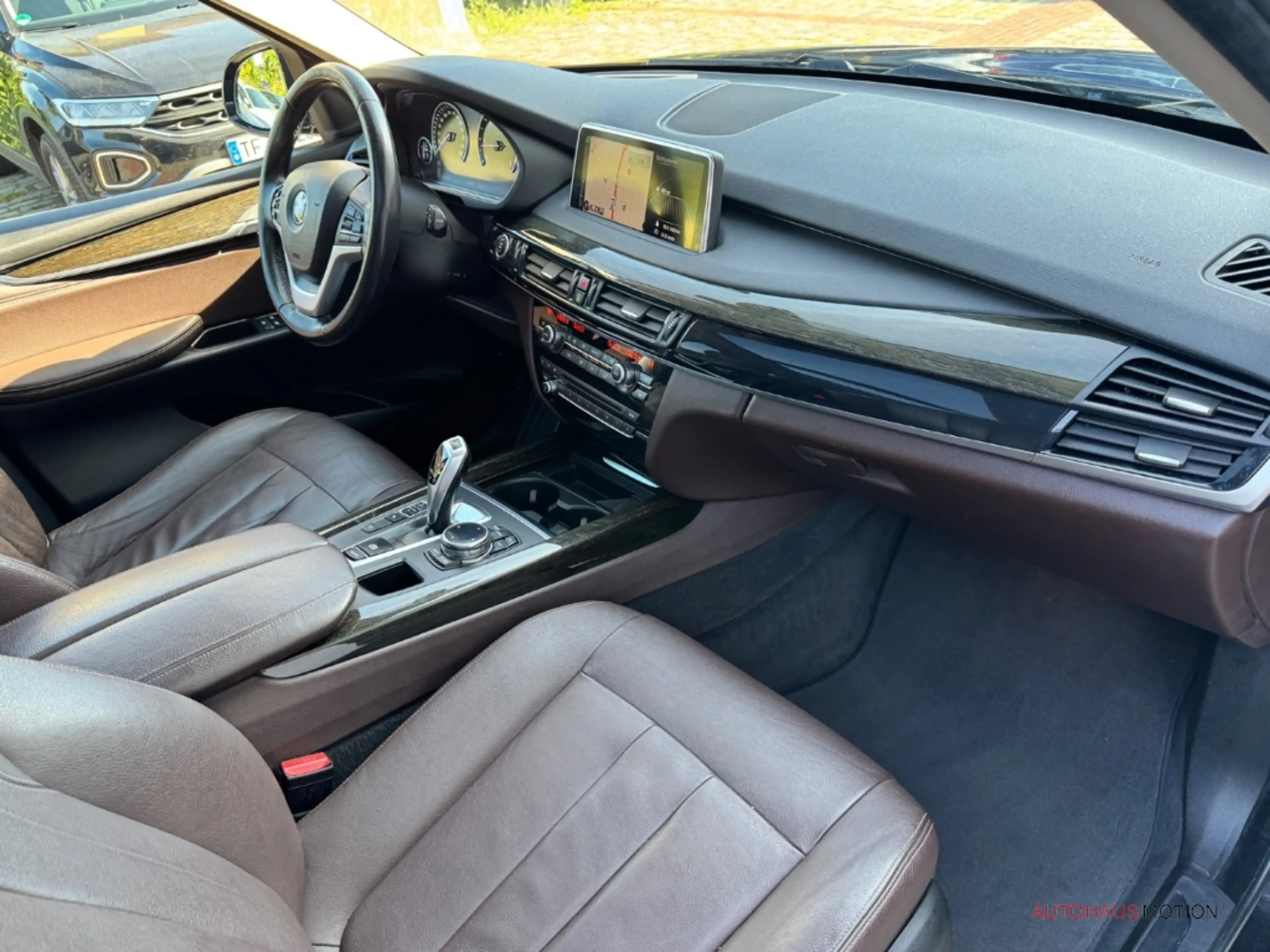 BMW X5 xDrive40d Pano Navi Leder LED Totwinkelassistent — photo 13