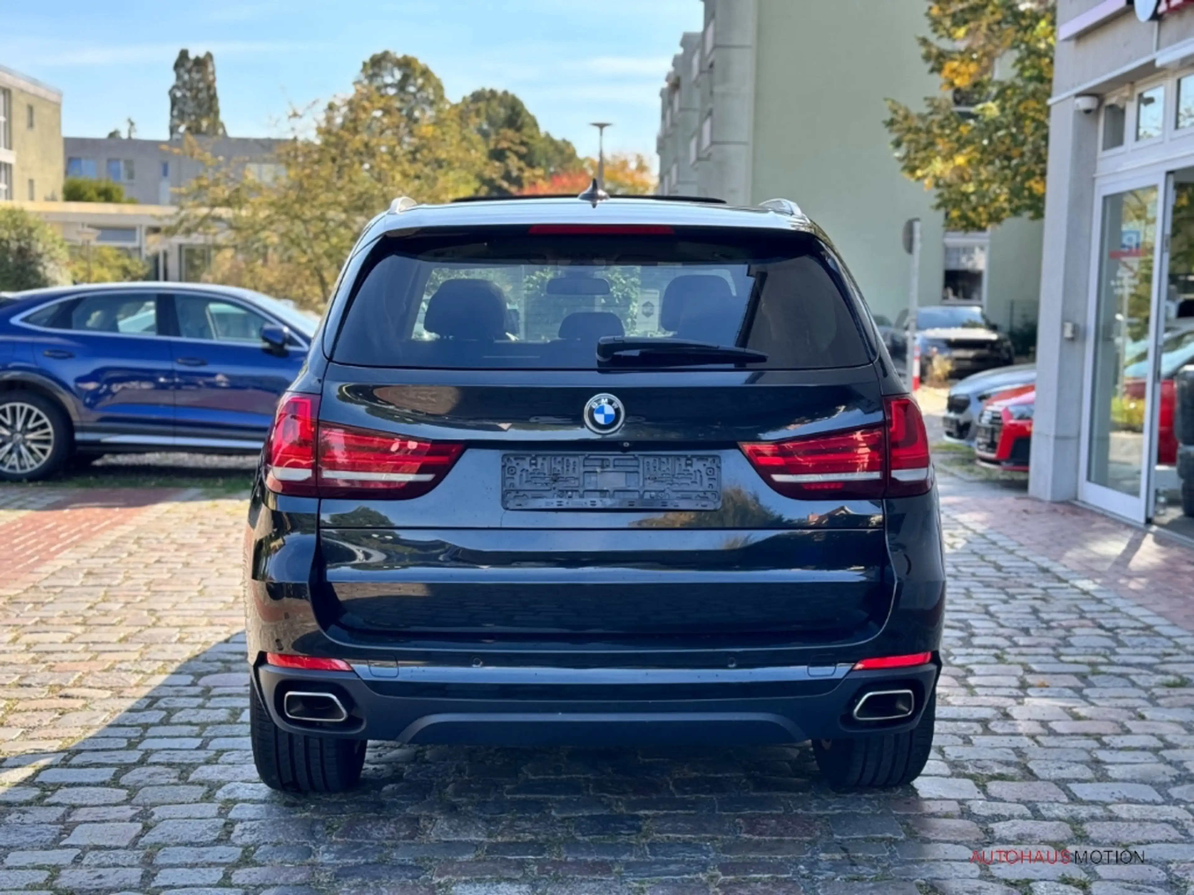 BMW X5 xDrive40d Pano Navi Leder LED Totwinkelassistent — photo 6