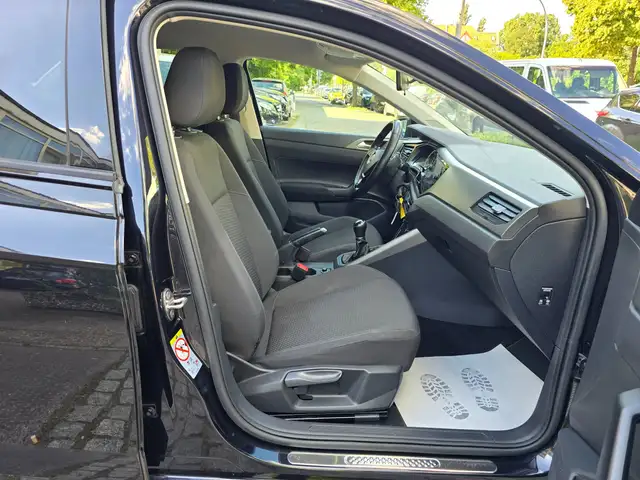 Volkswagen Polo view 8