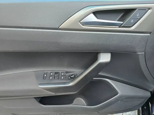 Volkswagen Polo view 11