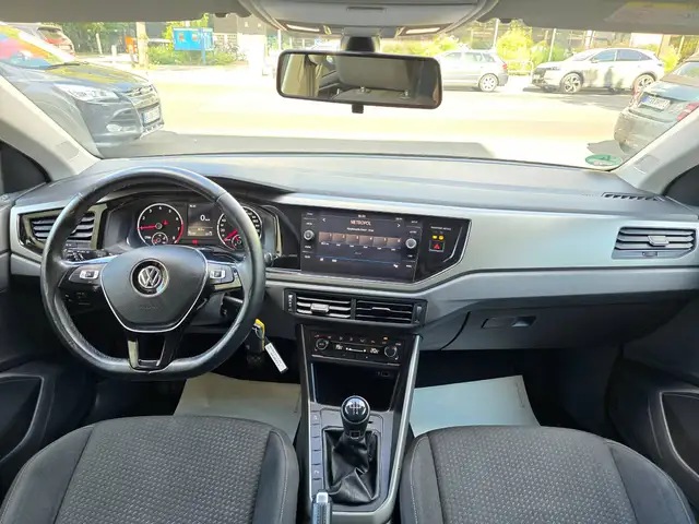 Volkswagen Polo view 5