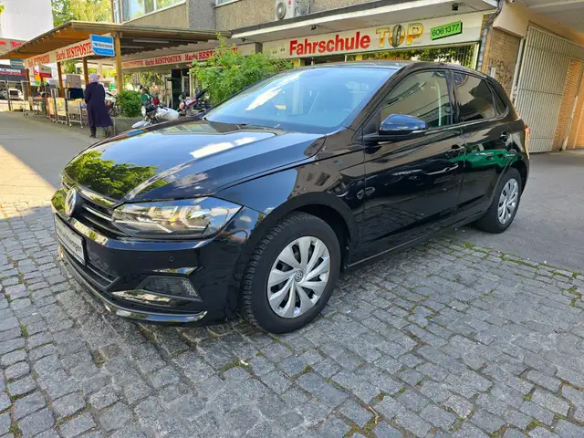 Volkswagen Polo view 2