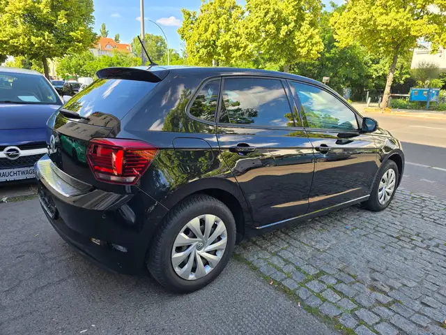 Volkswagen Polo view 4