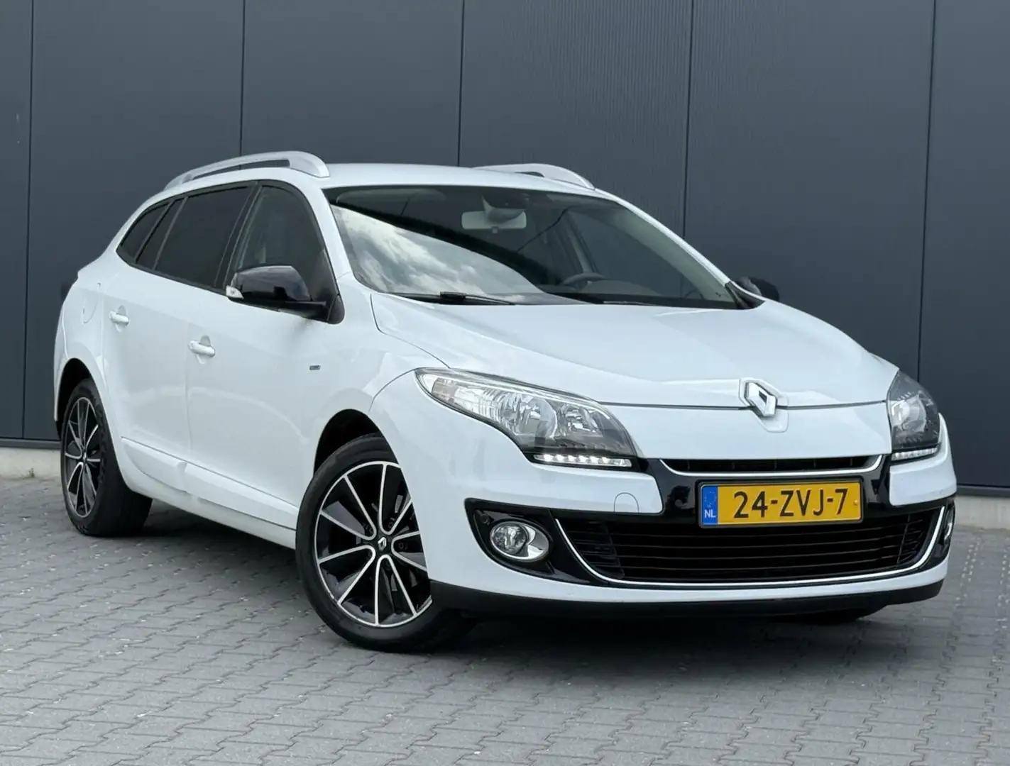 Renault Megane Estate 1.2 TCE Bose Navi - Leder - Trekhaak - Led Wit - 2