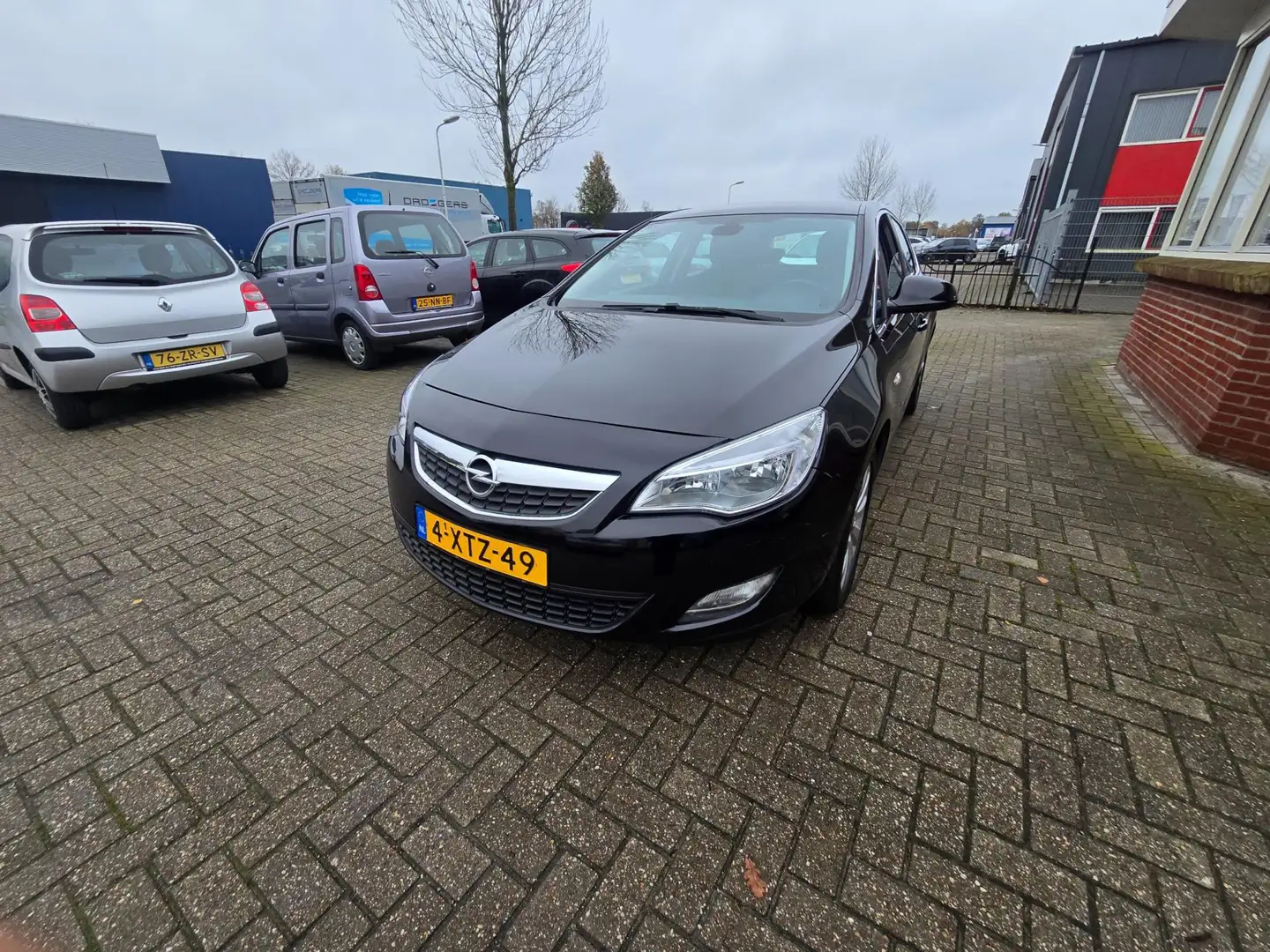 Opel Astra 1.4 Cosmo Noir - 2