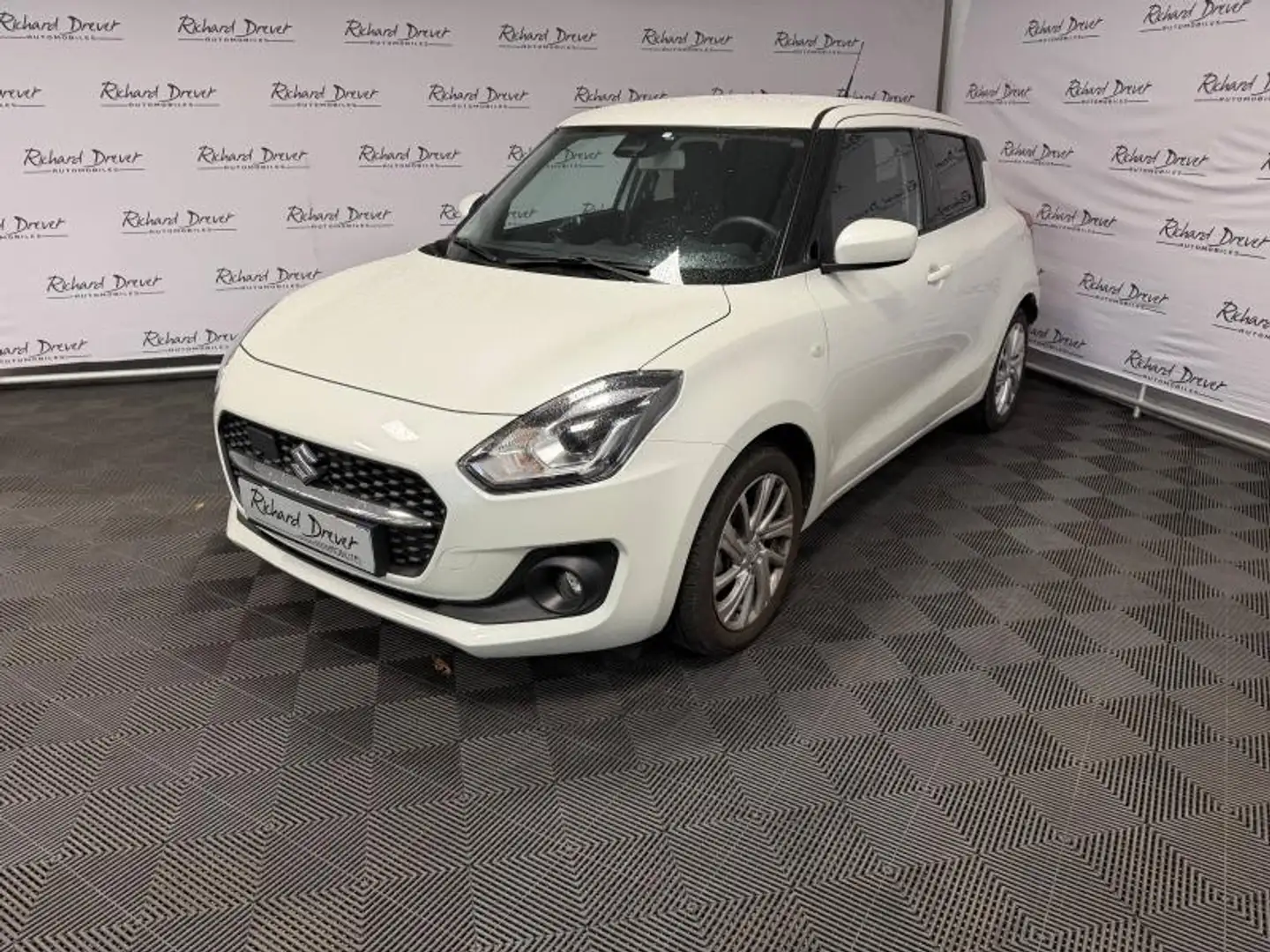Suzuki Swift 1.2 Hybrid 83ch Privilège Auto Blanc - 1