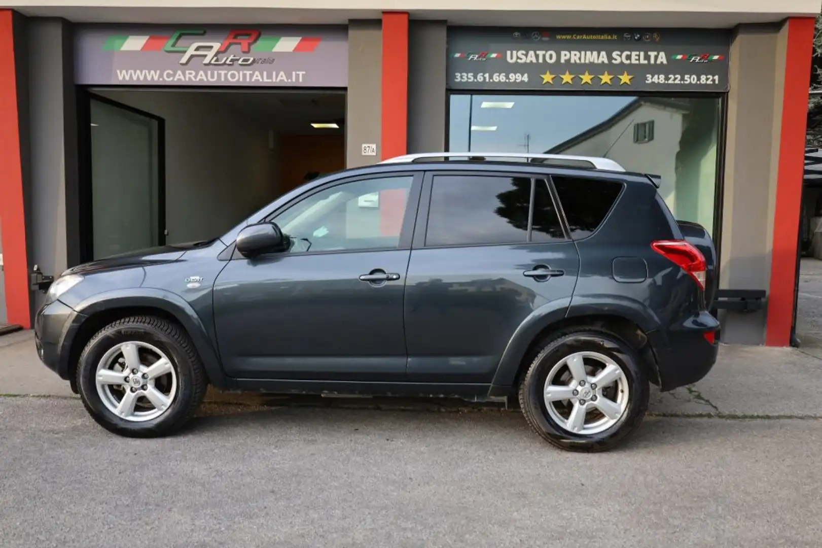 Toyota RAV 4 2.2 D-4D 177 CV Luxury UniPropietario 17" Pelle Grigio - 2