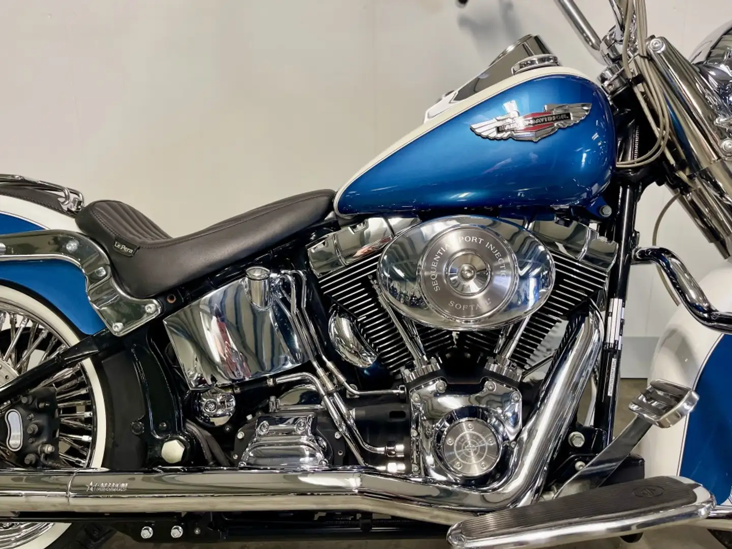 Harley-Davidson Softail FLSTN DELUXE Alb - 2