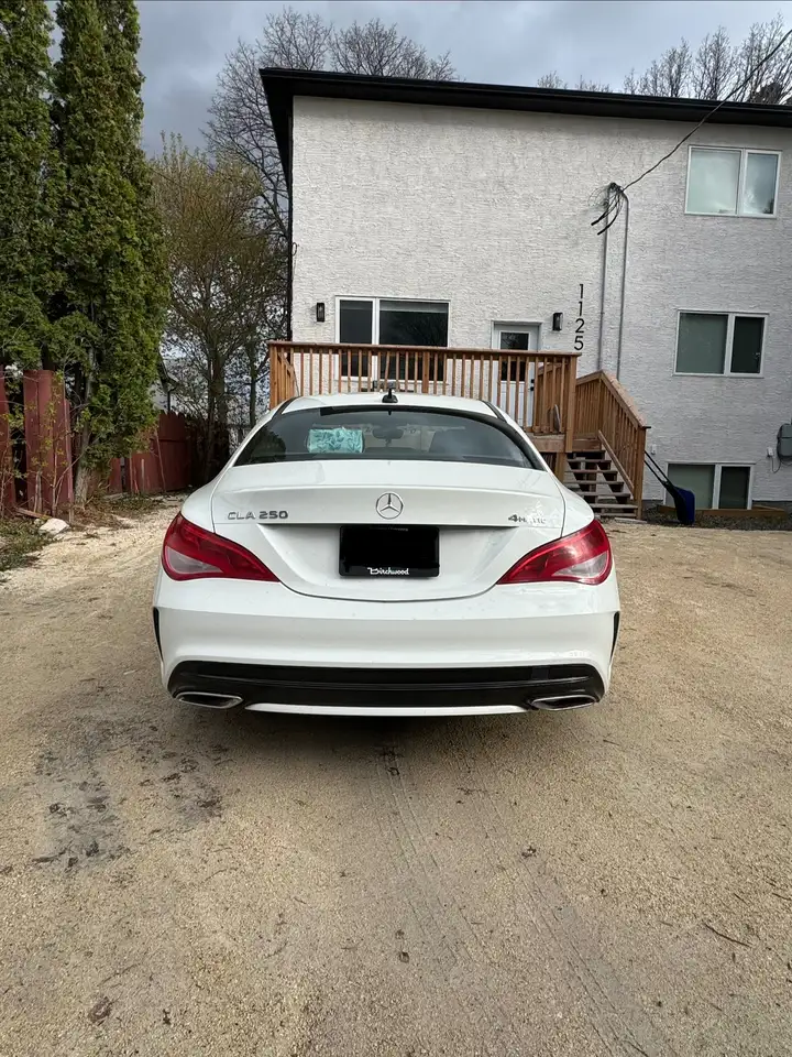 Mercedes-Benz CLA снимка Mercedes-Benz CLA