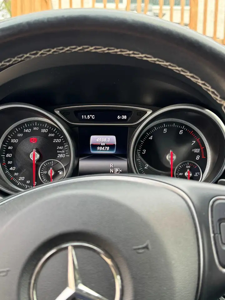 Mercedes-Benz CLA снимка Mercedes-Benz CLA