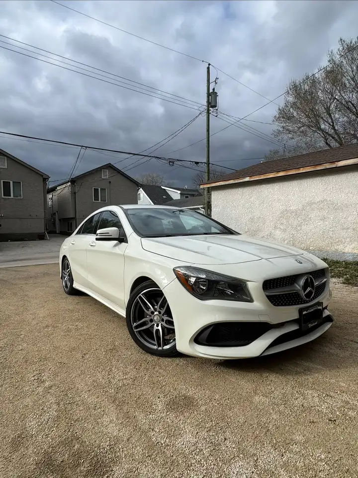 Mercedes-Benz CLA снимка Mercedes-Benz CLA