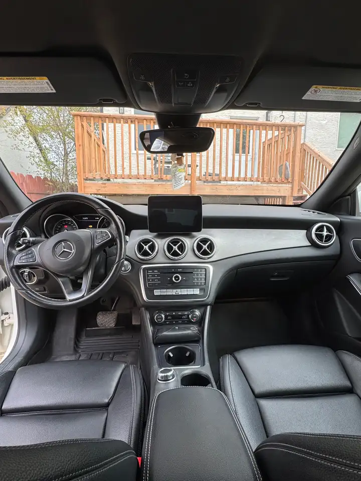 Mercedes-Benz CLA снимка Mercedes-Benz CLA