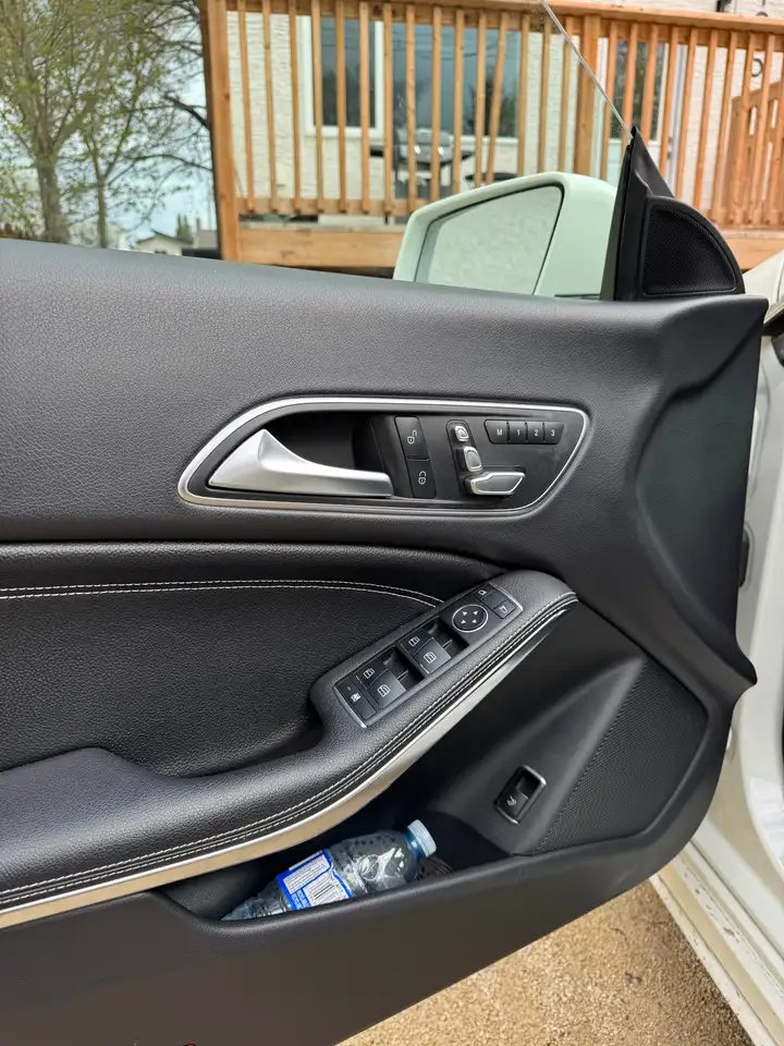 Mercedes-Benz CLA снимка Mercedes-Benz CLA