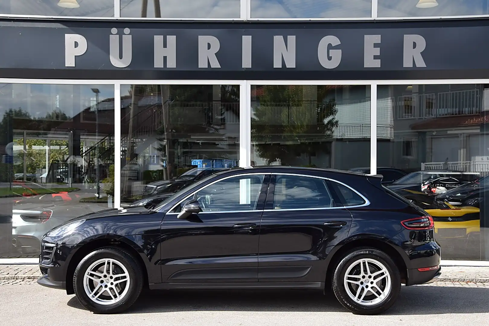 Porsche Macan 2.0 Schwarz - 1