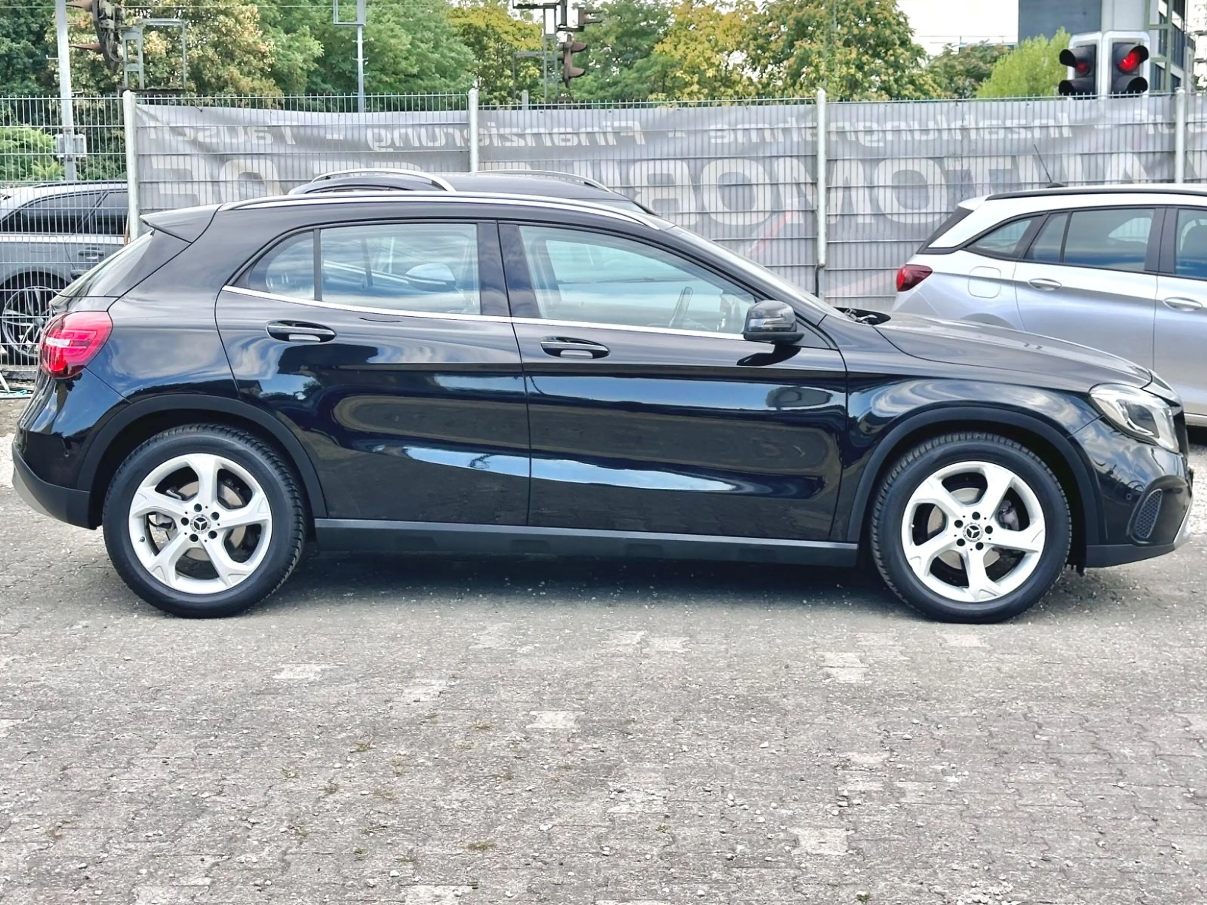 Mercedes-Benz GLA 200 d URBAN*AUTOM+MOD.2020+18LM* — photo 8