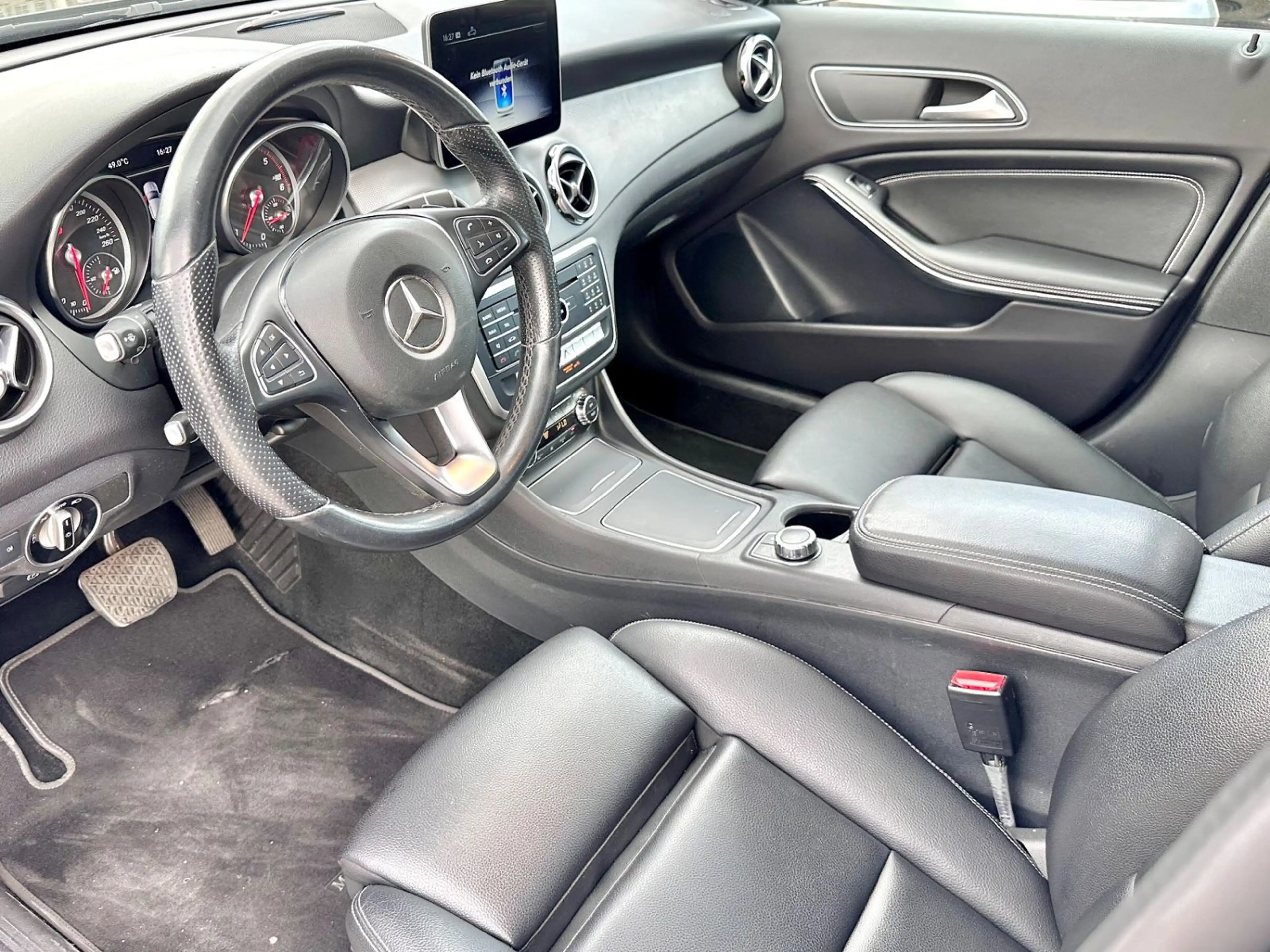 Mercedes-Benz GLA 200 d URBAN*AUTOM+MOD.2020+18LM* — photo 10
