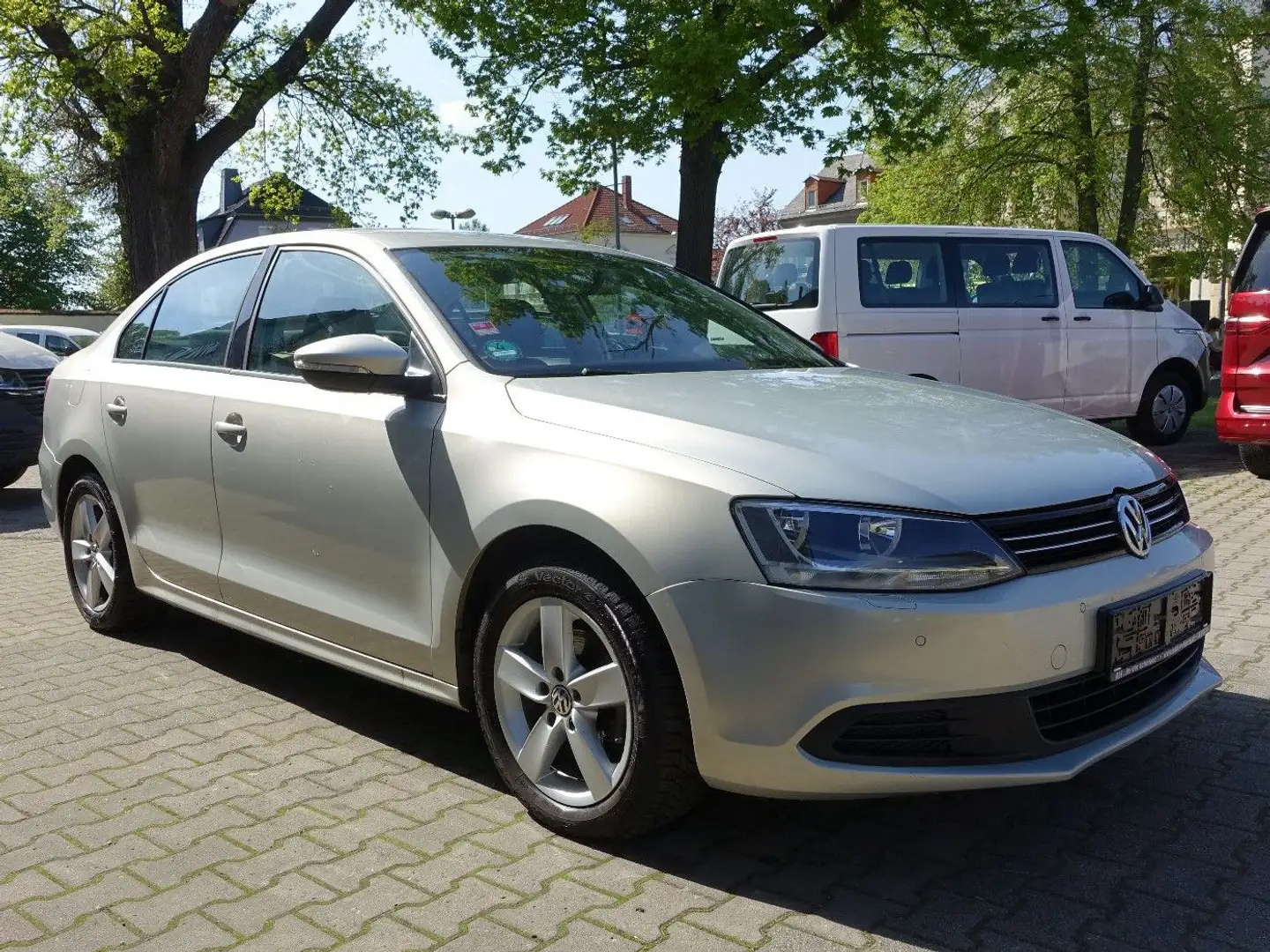 Volkswagen Jetta 1.4 TSi,Comfortl,Navi,Klimaut,Sitzhz,Ahk Argento - 1