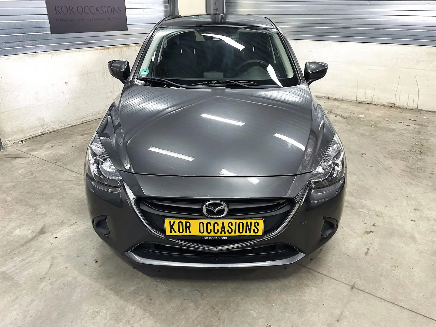 Mazda 2 1.5 Skyactiv-G SkyLease+ 1ste eigenaar dealer onde Grijs - 2