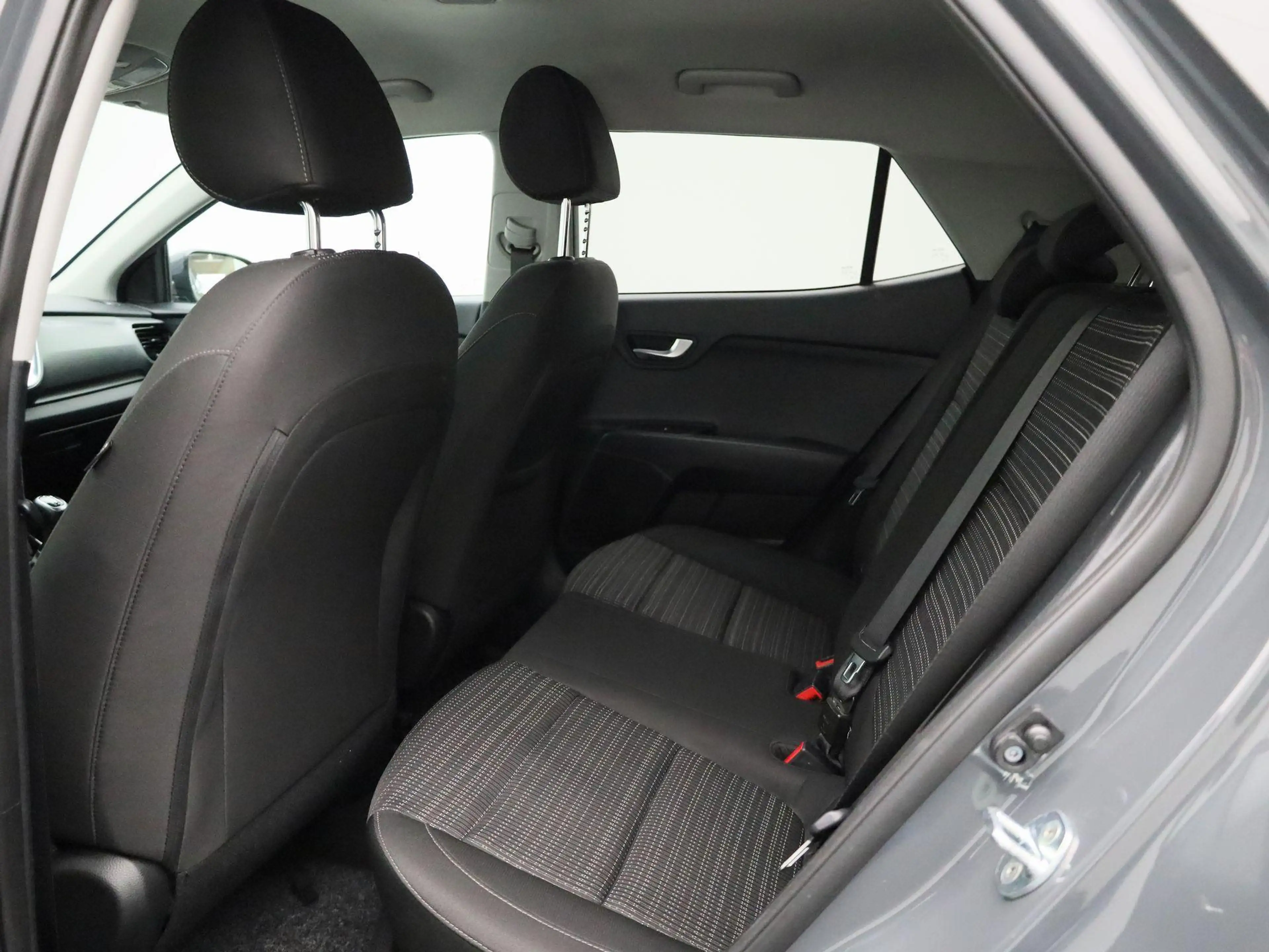 Kia Stonic 1.0 T 100 Pulse | Camera | Cruise Ctrl | Carplay — photo 12