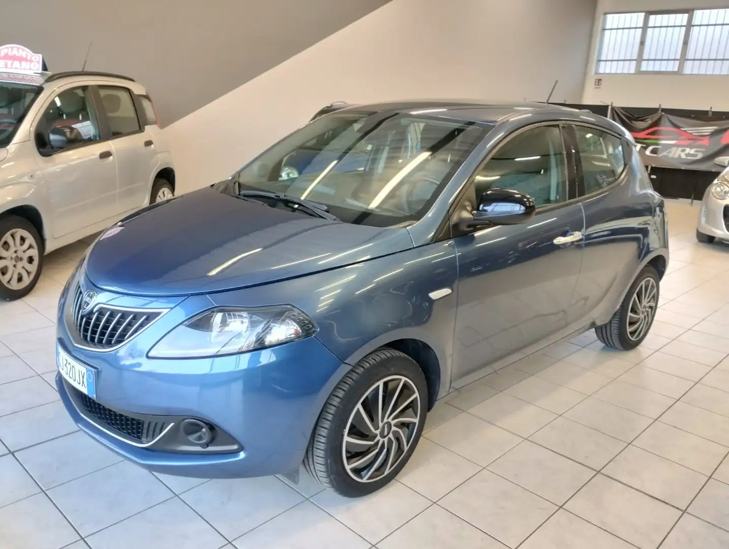 Lancia Ypsilon Ypsilon III 2021 1.0 firefly hybrid Silver s Bleu - 2