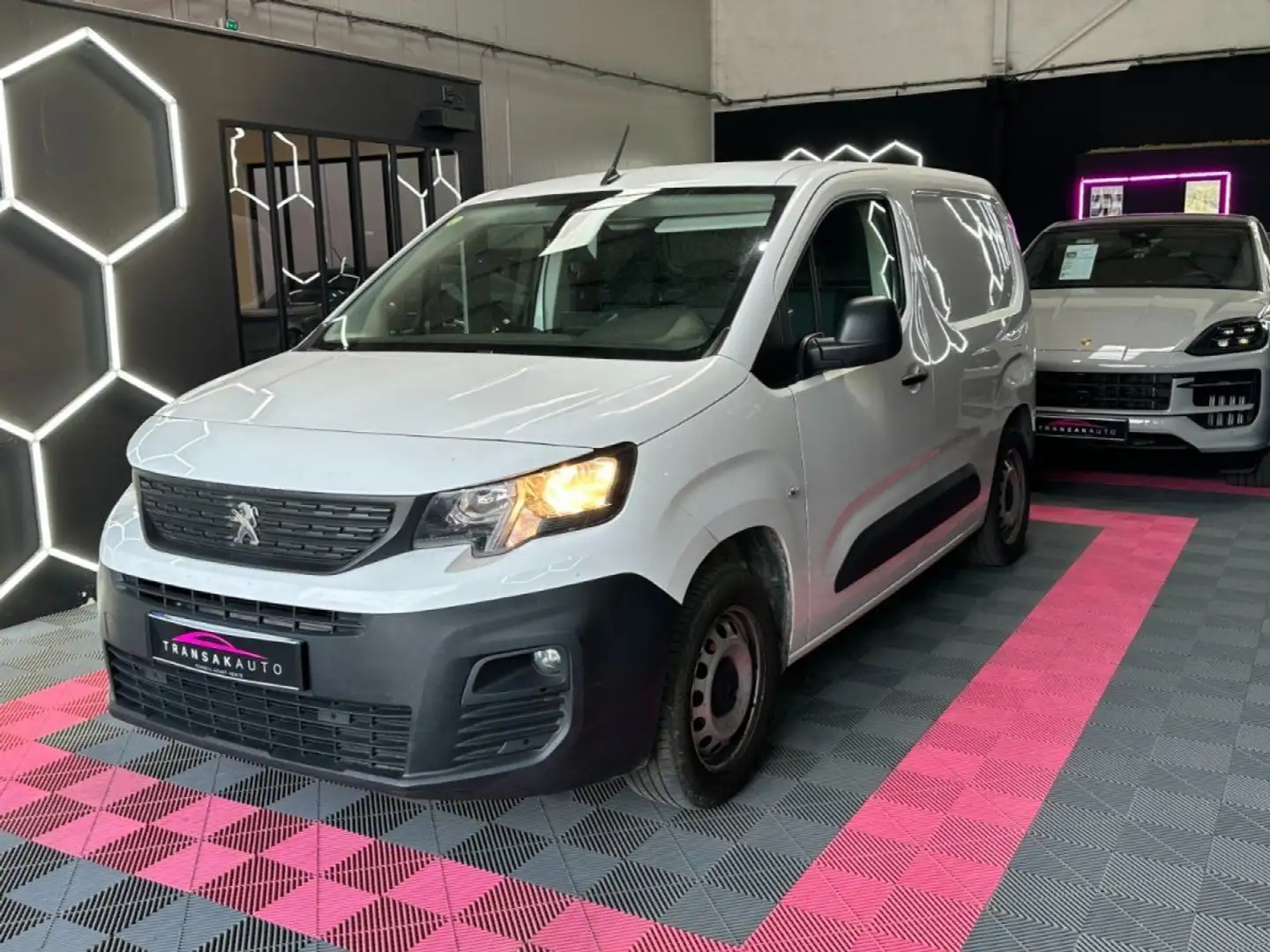 Peugeot Partner FOURGON M Asphalt 950 KG BLUEHDI 130 ch EAT8 3 Pla Blanc - 2