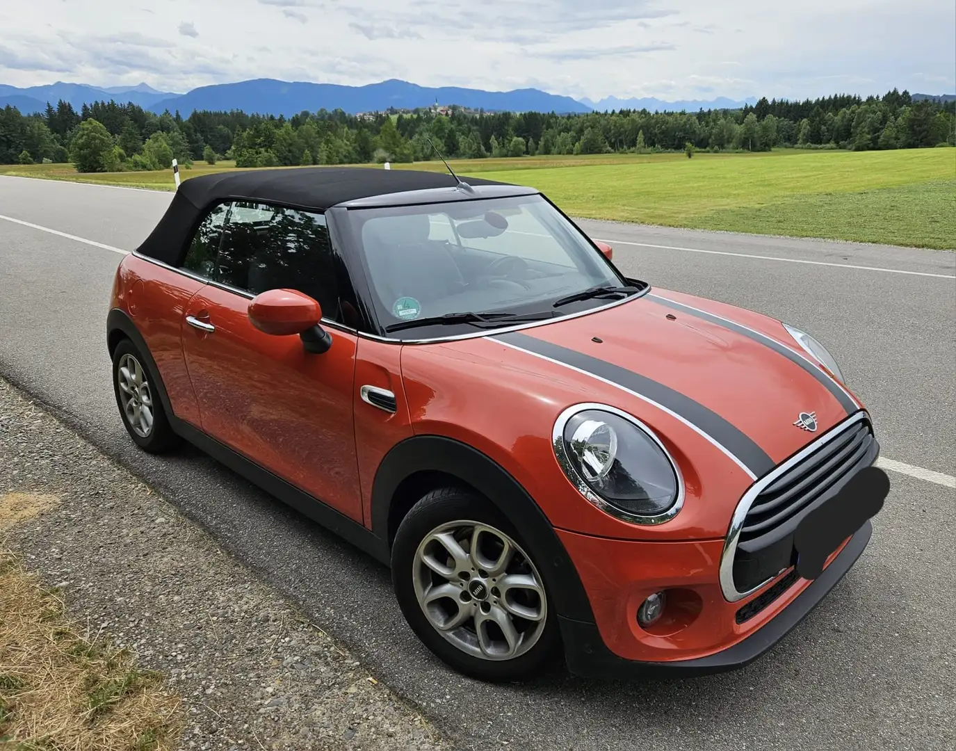 MINI Cooper Cabrio Connected Orange - 1