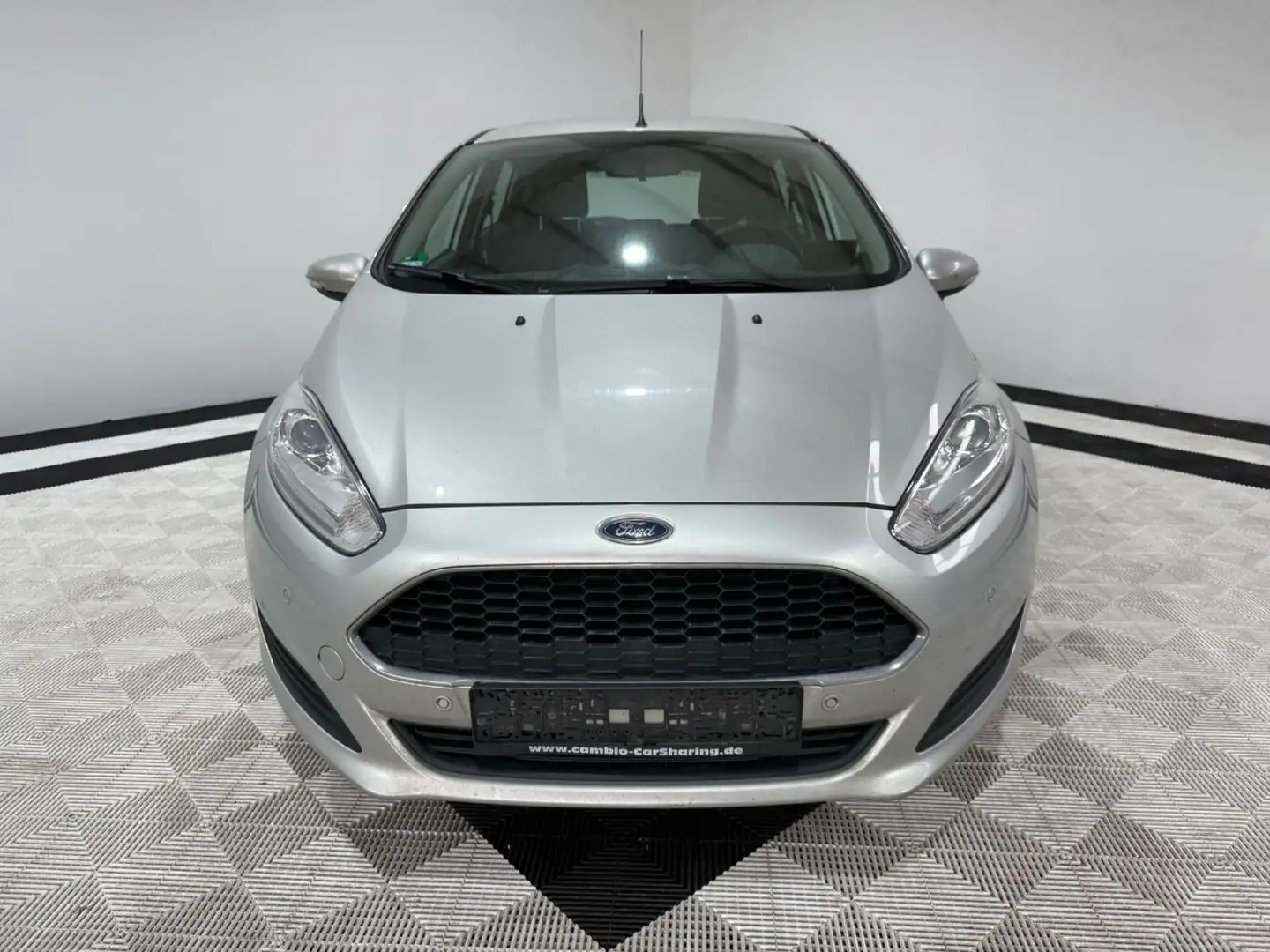 Ford Fiesta 1,0 °Navi°Klima°1 Hand°201°Tüv 12/25 Grijs - 2