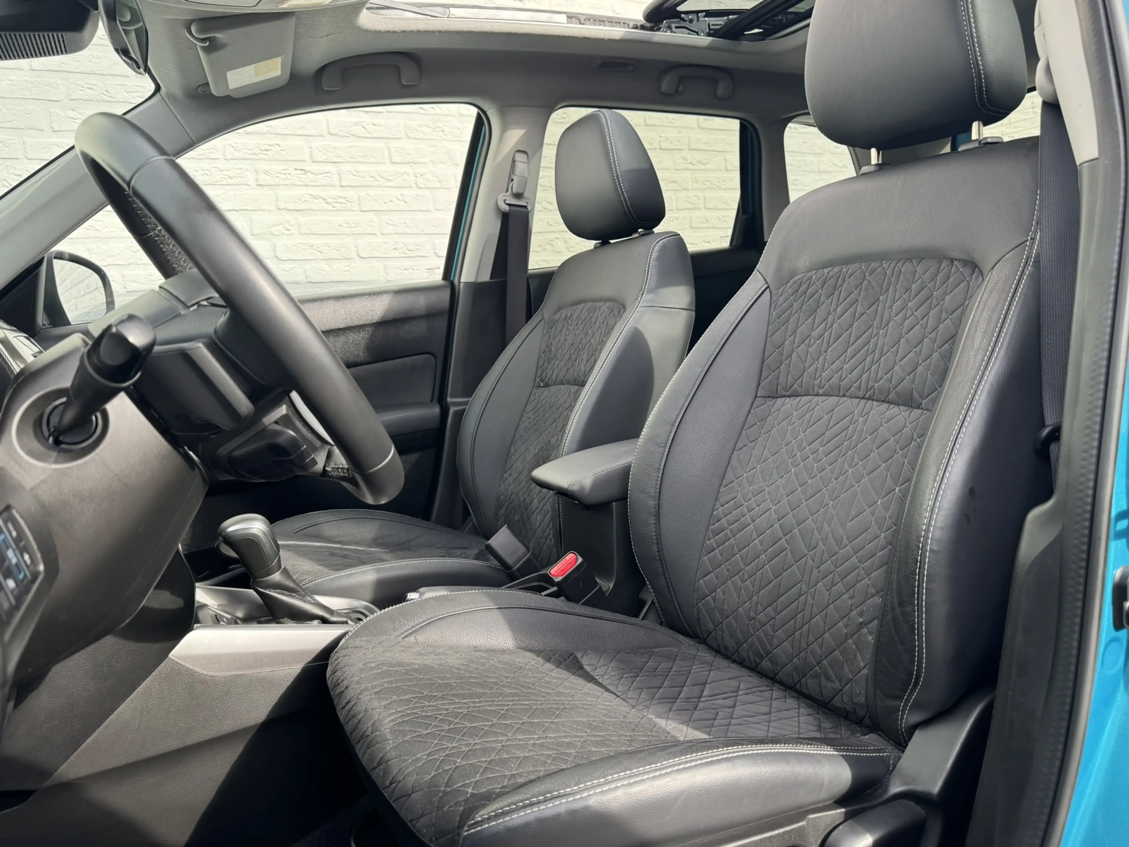 Suzuki Vitara 1.5 Hybrid Style Rhino Edition Automaat Pano Camer — photo 4