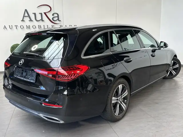 Mercedes-Benz C-Class view 4