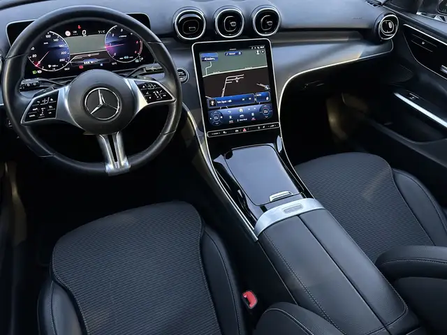Mercedes-Benz C-Class view 11
