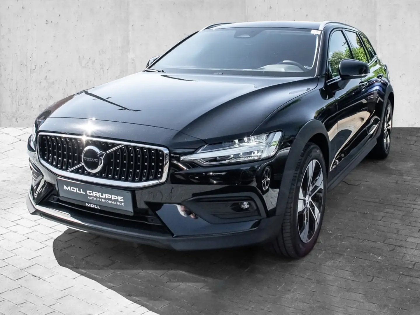 Volvo V60 Cross Country B4 AWD Plus ACC LED Schwarz - 2