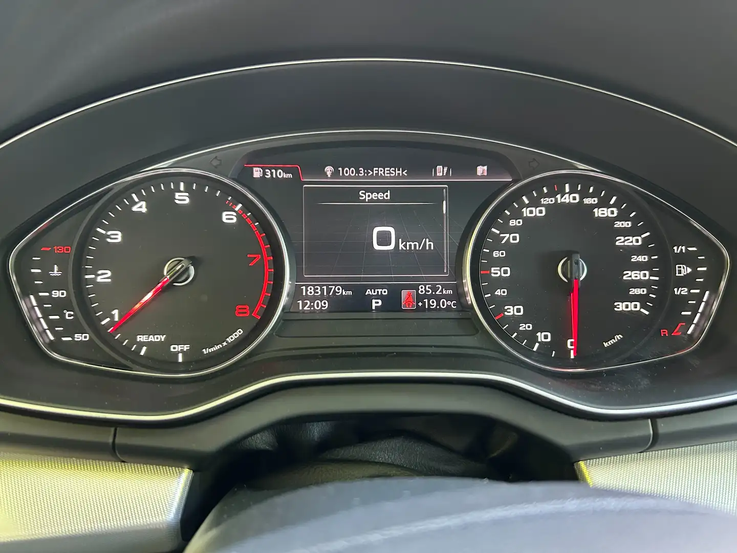 Audi Q5 Q5 2.0 TFSI quattro Preium + Schwarz - 2