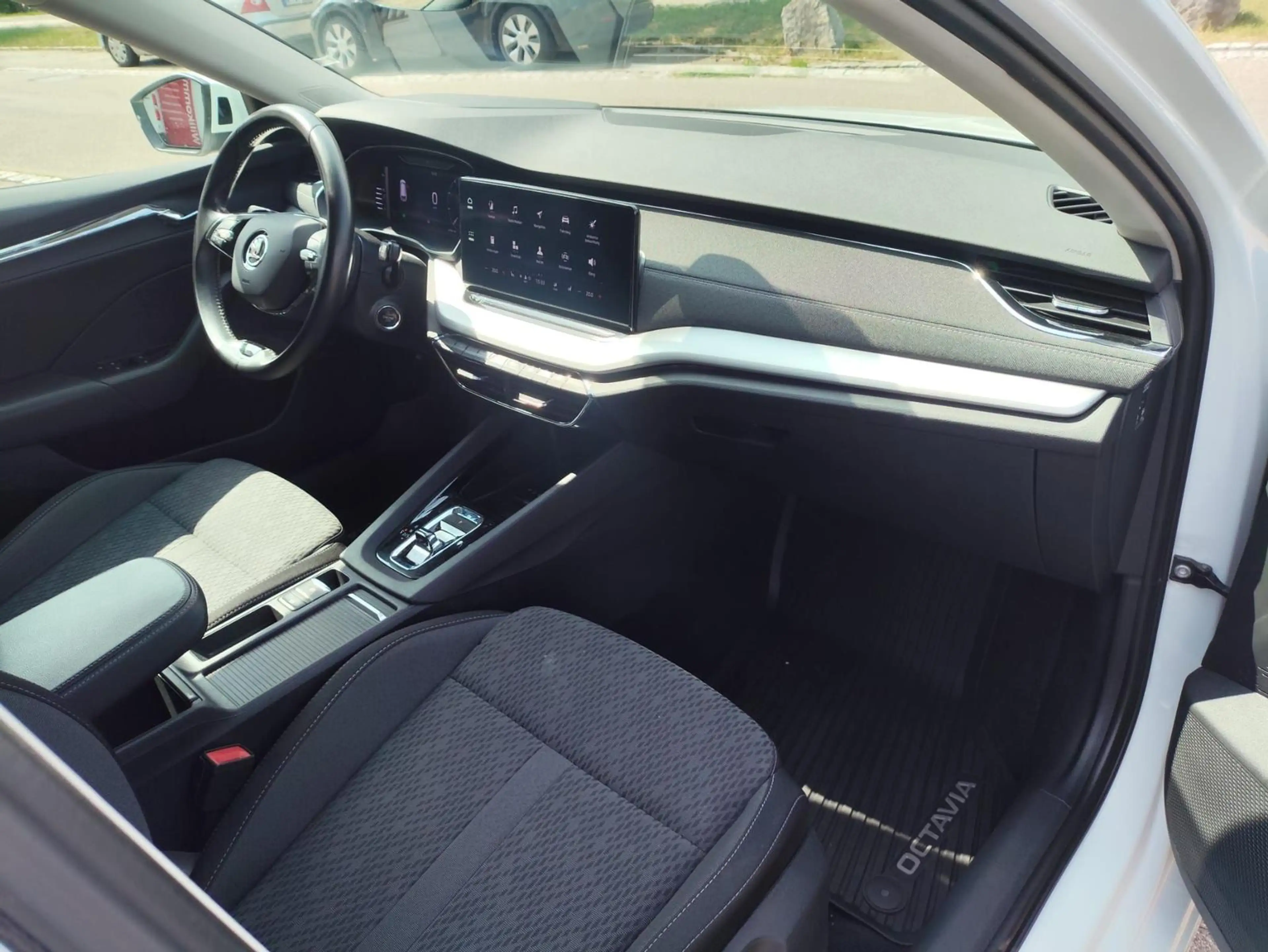 Skoda Octavia 1.5 TSI Style DSG HUD Columbus Kamera — photo 9