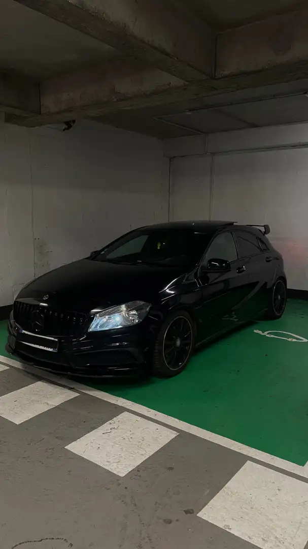 Mercedes-Benz A 180 Classe BlueEFFICIENCY Fascination Noir - 1