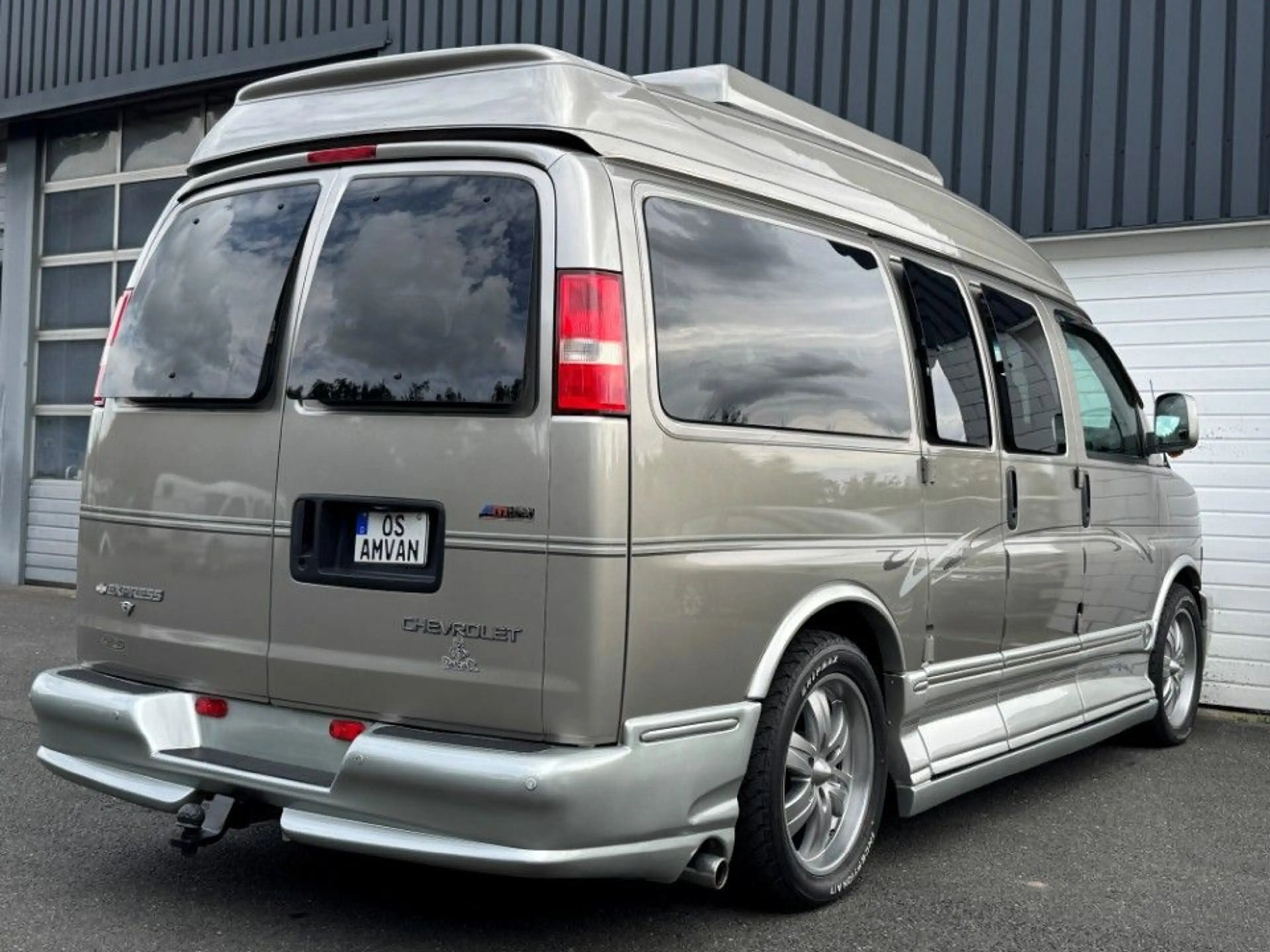 Chevrolet Express Chevy Van Expl. V8 Camper Aufstelldach — photo 3