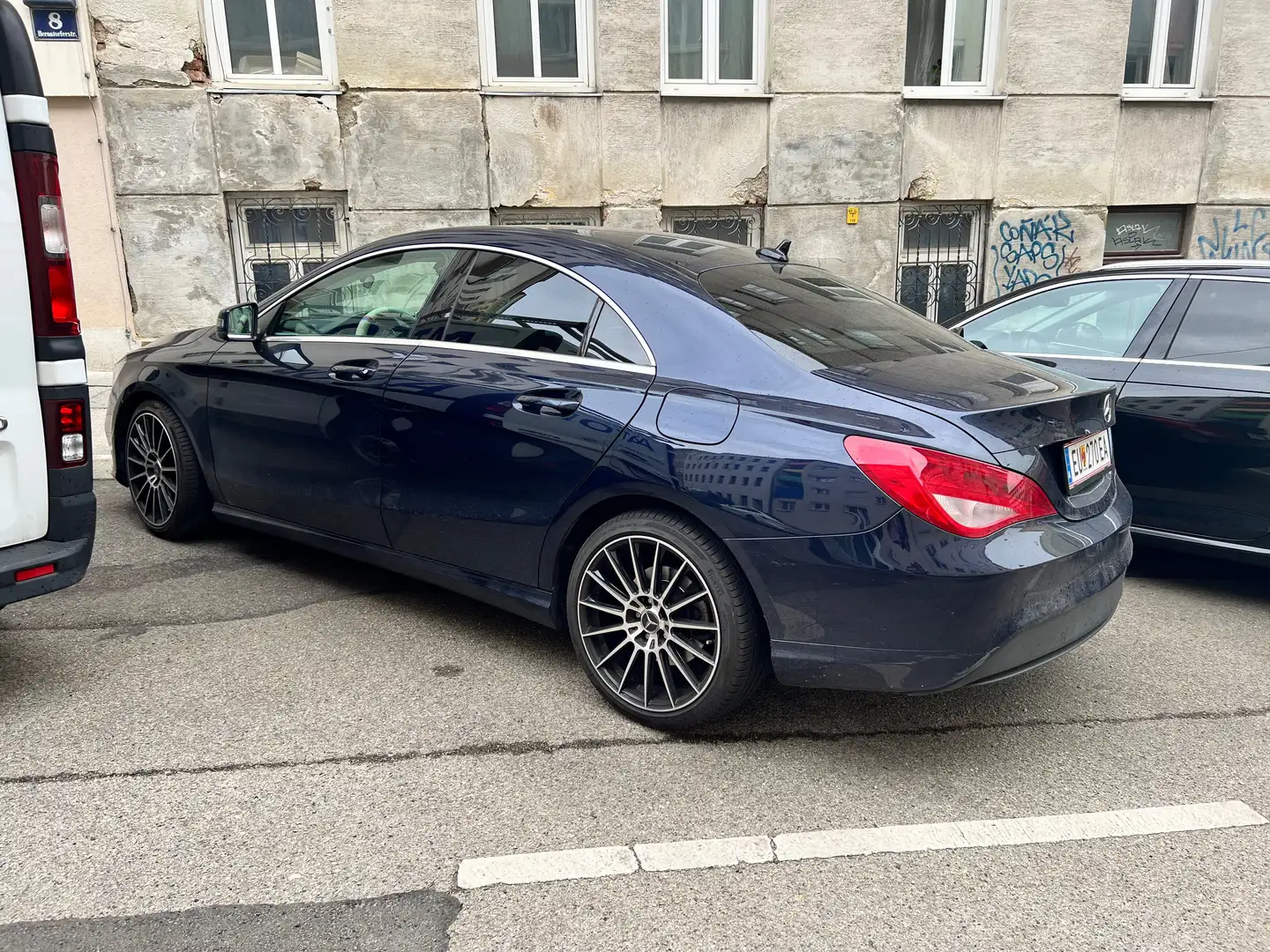 Mercedes-Benz CLA 180 BlueEfficency Blau - 2