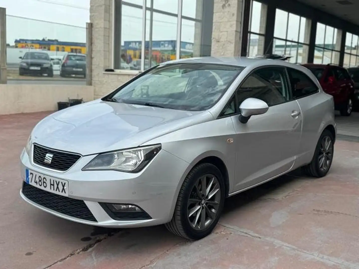 SEAT Ibiza SC 1.2 Tsi Style 85 Gris - 1